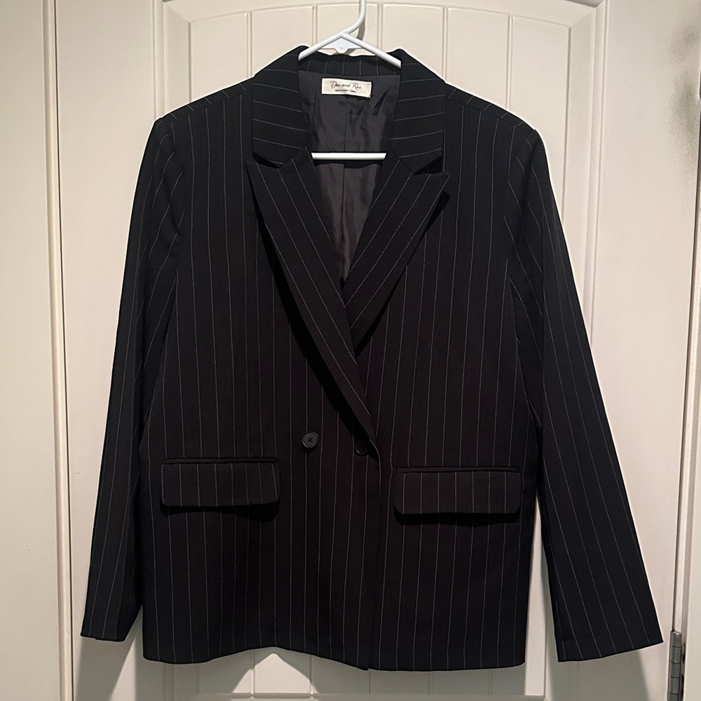 NWOT Doe & Rae Black Pinstripe Blazer
